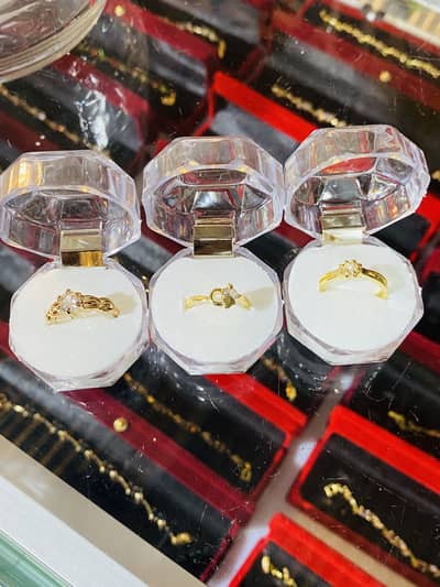 Branded rings for sale available in very big quantity