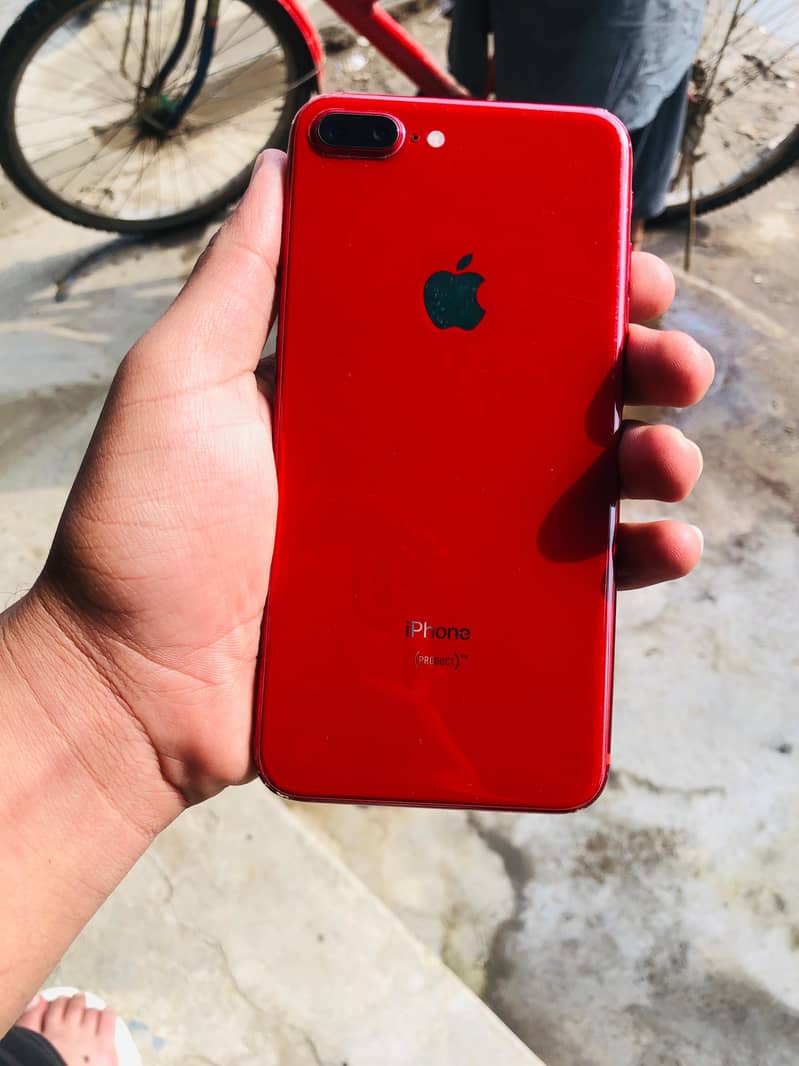 Apple iPhone 8 Plus 1