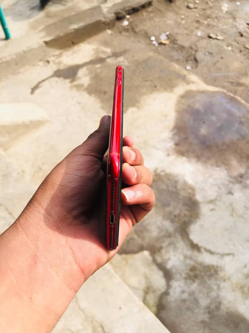 Apple iPhone 8 Plus 3