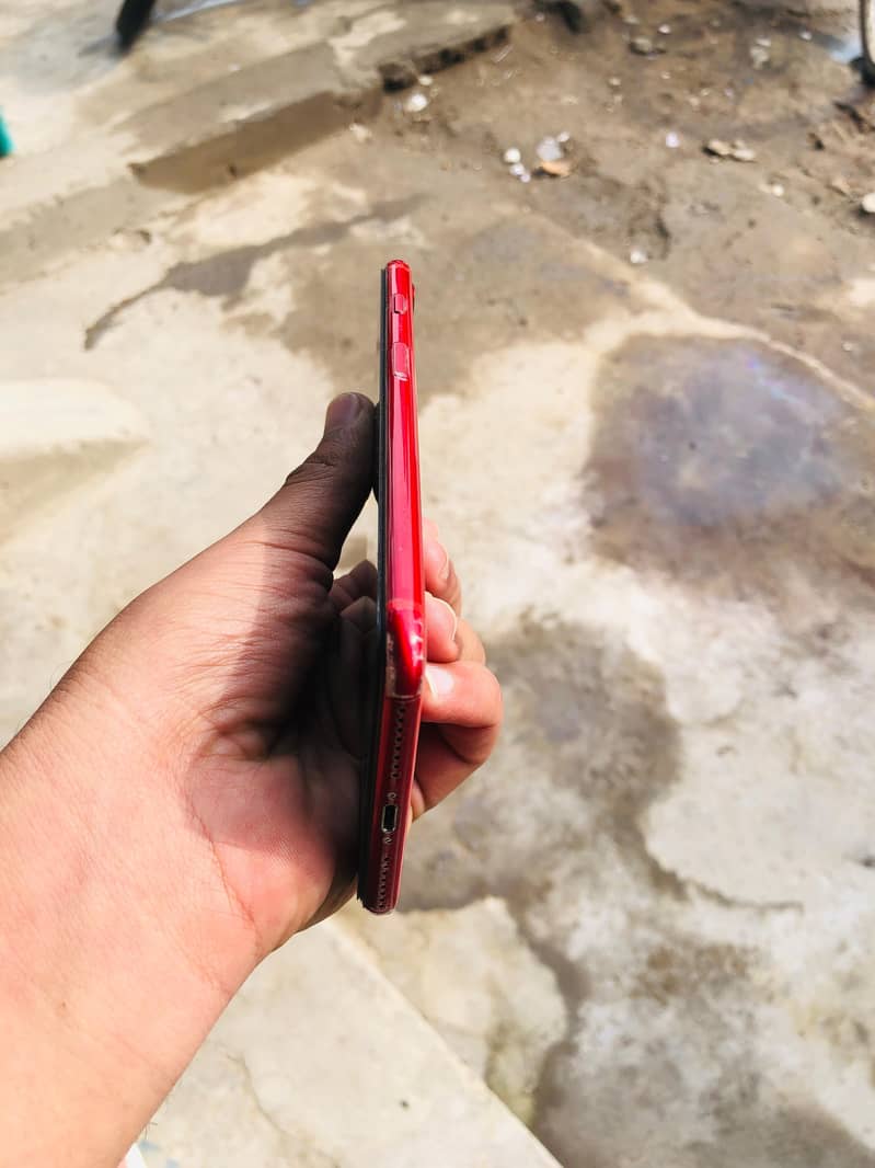 Apple iPhone 8 Plus 4