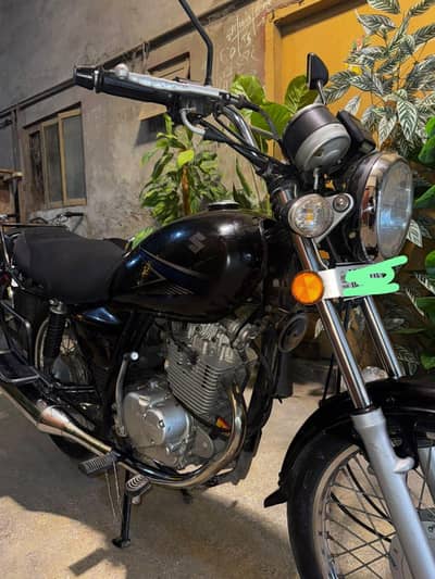 # 2023 Model 4-Stroke Motorcycle for Sale – Excellent Condition