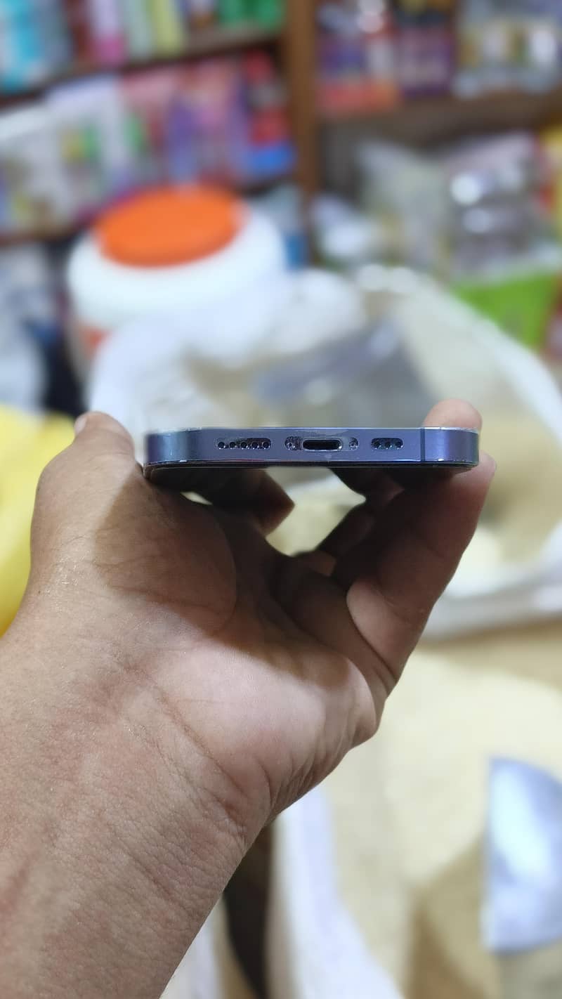 Apple iPhone 13 Pro 4