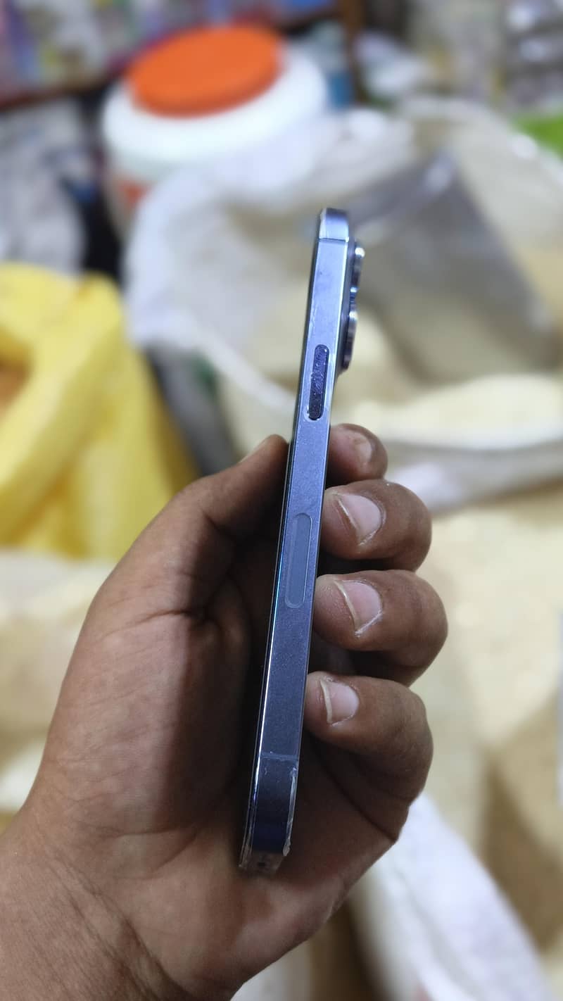 Apple iPhone 13 Pro 6