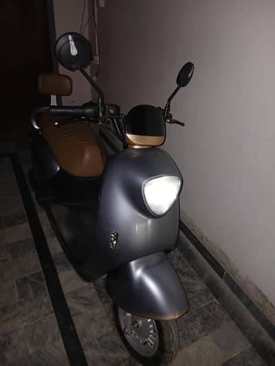 Yadea M3h Lithium 7 month use 1800 km 10/9 condition