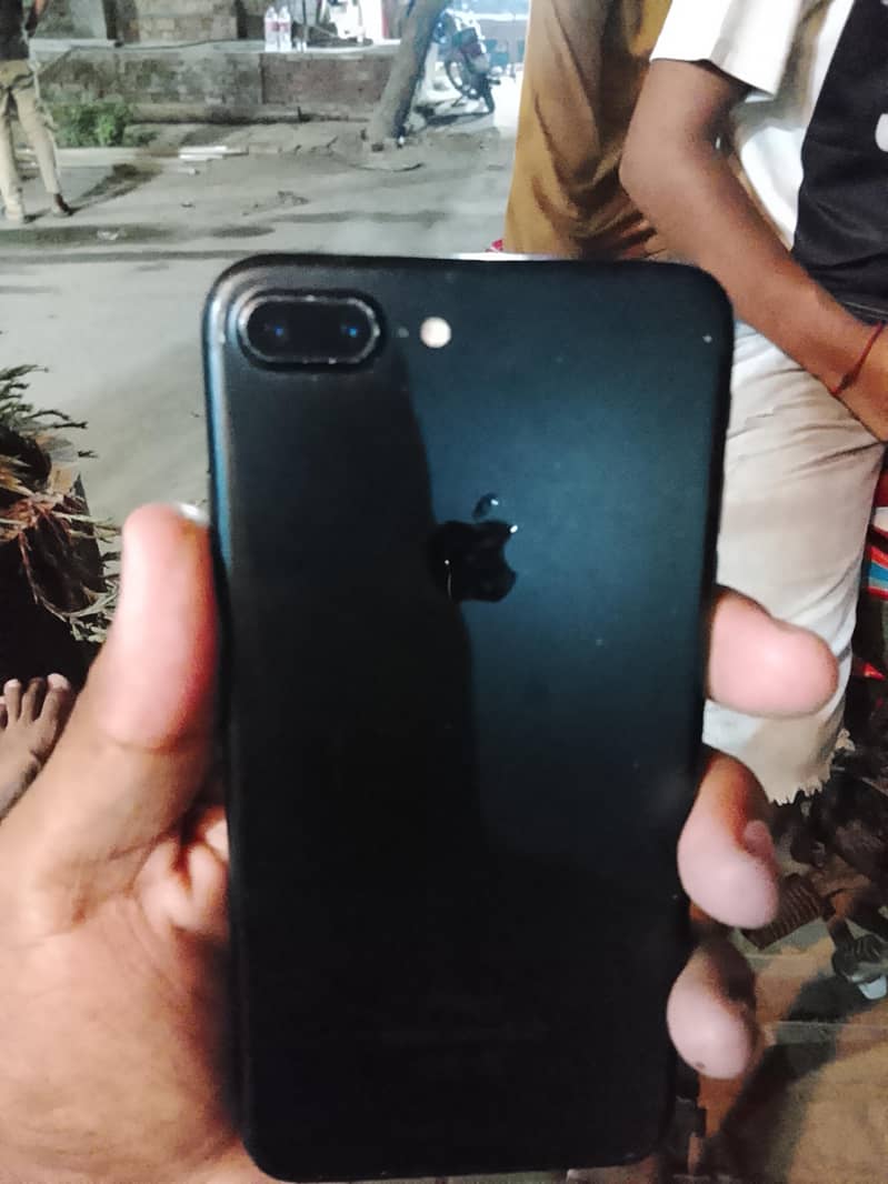 Apple iPhone 7 Plus 4