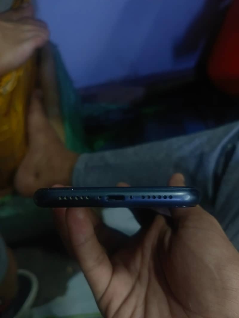 Apple iPhone 11 3