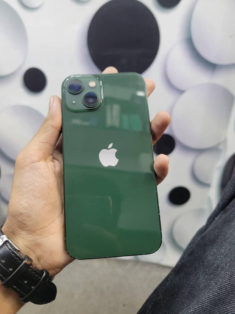 Apple iPhone 13 0