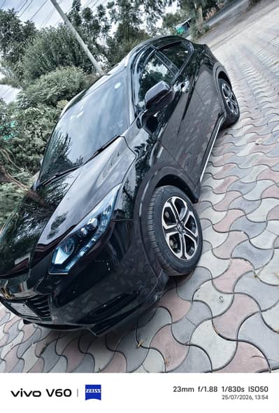 Honda Vezel Hybrid 2016 Islamabad Reg Black Condition 10/10