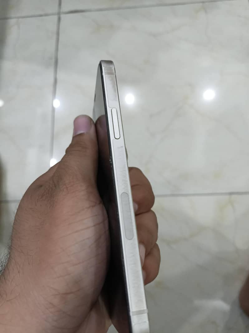 Apple iPhone 12 1