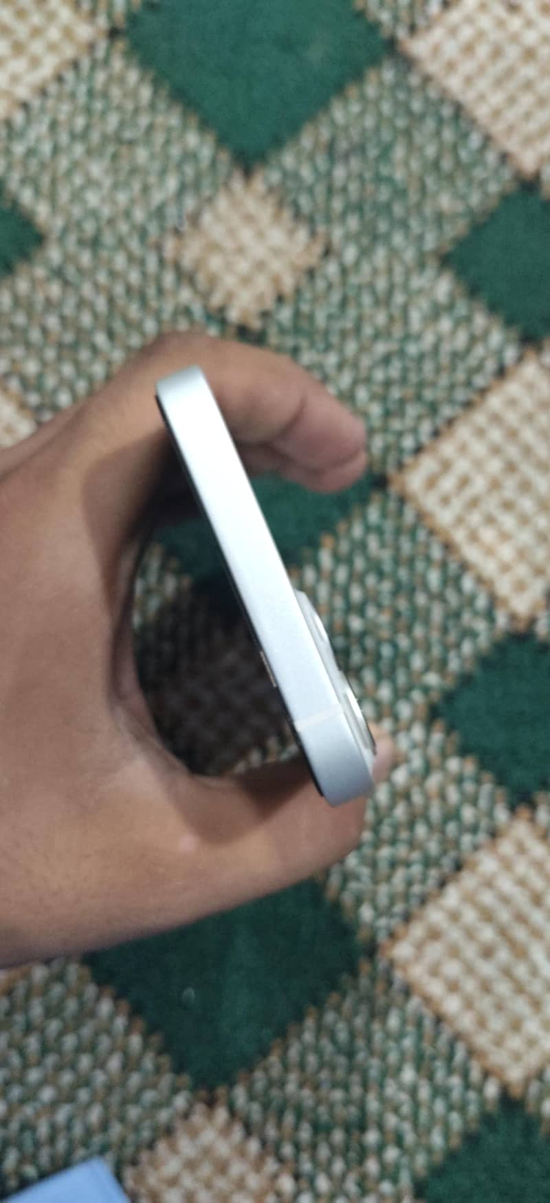 Apple iPhone 13 2