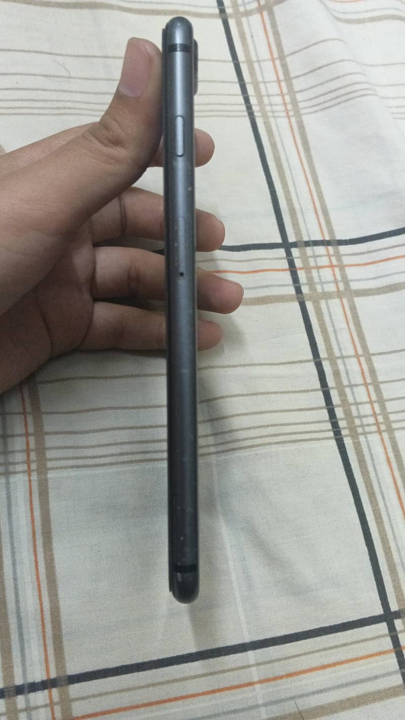 Apple iPhone 8 Plus 1