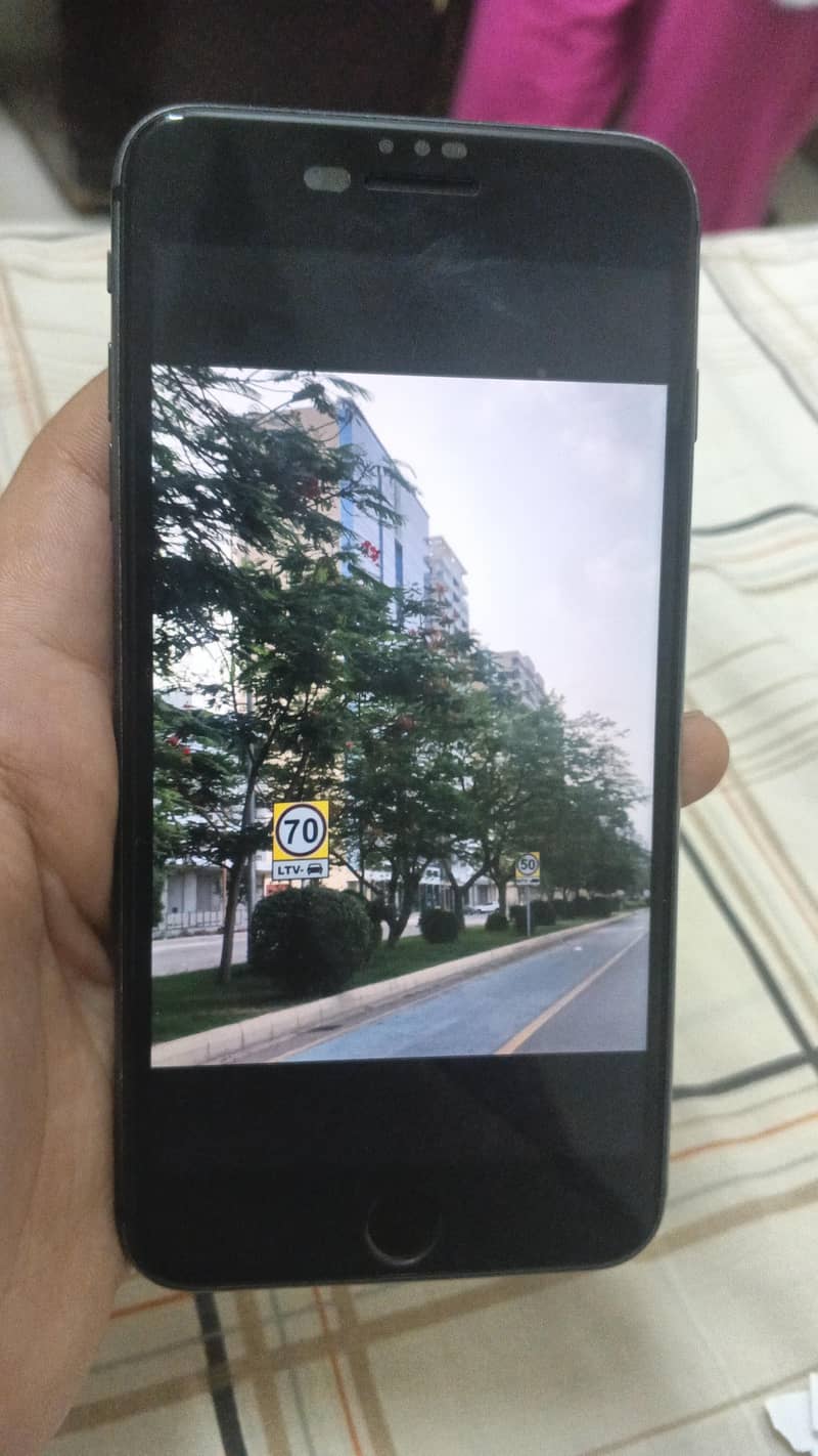 Apple iPhone 8 Plus 5