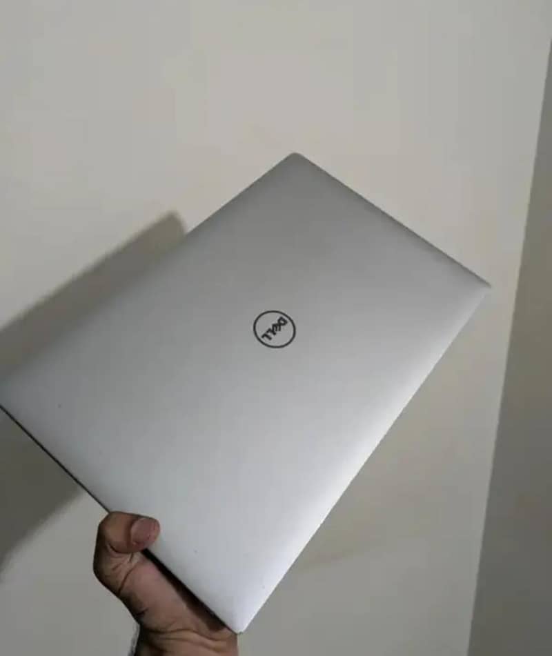 Dell precision 5520 1