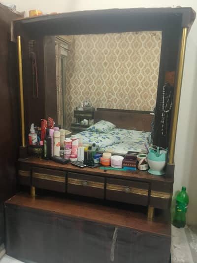 dressing table