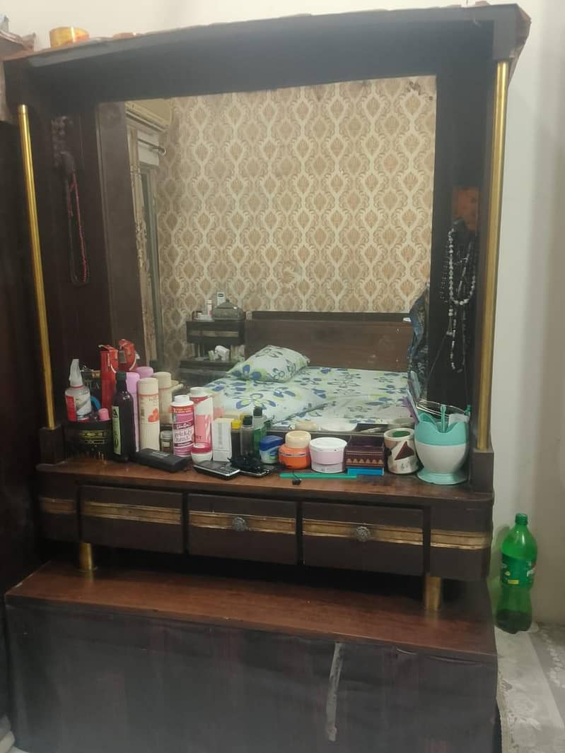 dressing table 1