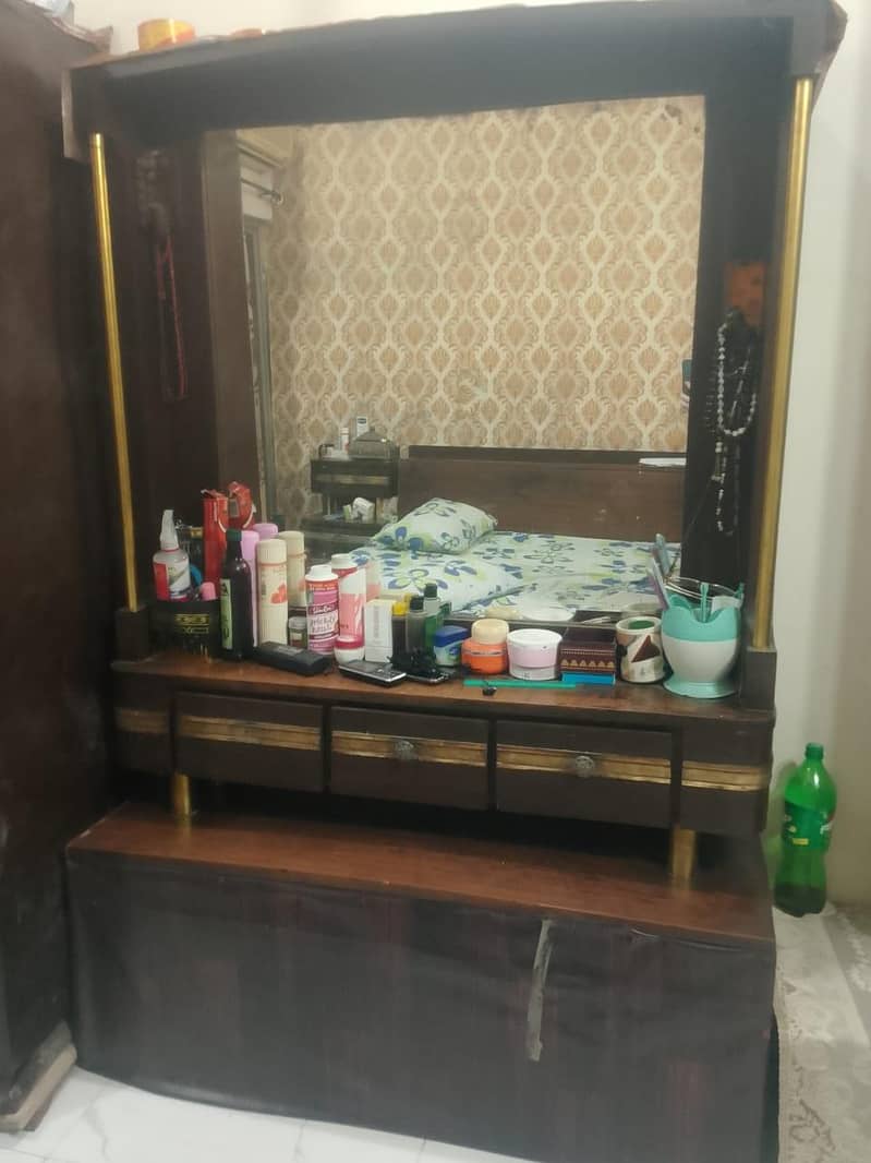 dressing table 3