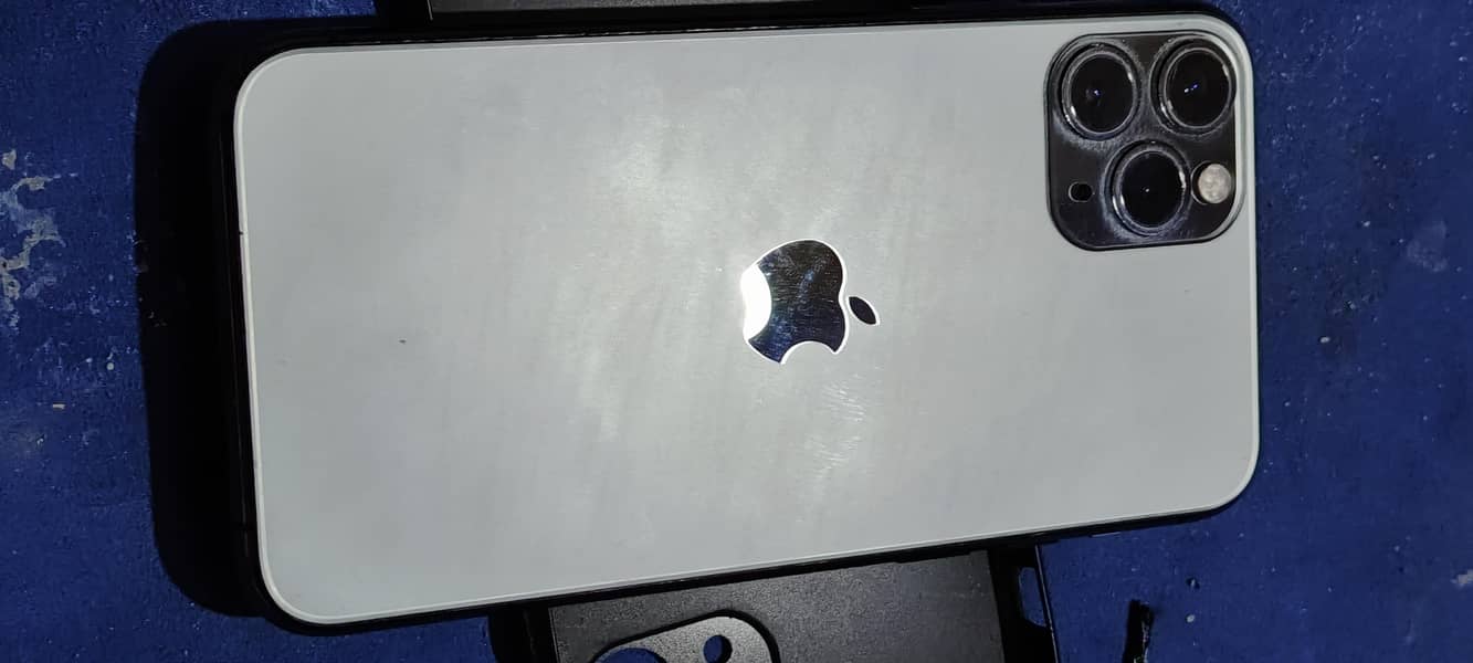Apple iPhone 11 Pro 1