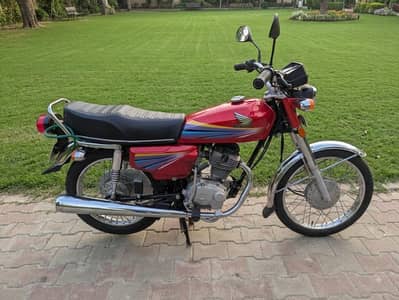 Honda CG 125 model 2011 Red Colour