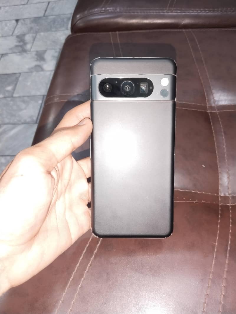 Google Pixel 8 Pro 2
