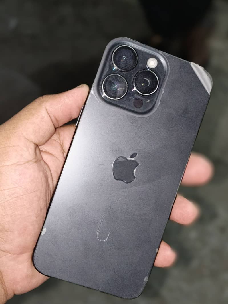 Apple iPhone 15 Pro Max 1
