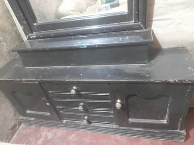 Dressing table urgent sale