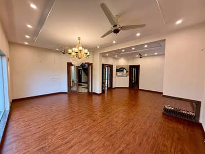 5 Marla Upper Portion for Rent in DHA 9 Town, D Block
