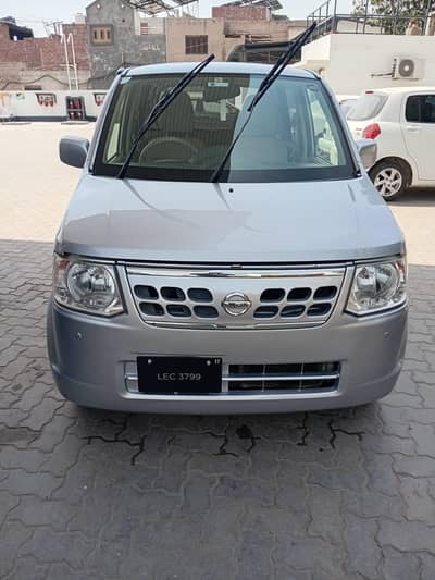 Nissan Otti 2013/2017 Antique car.