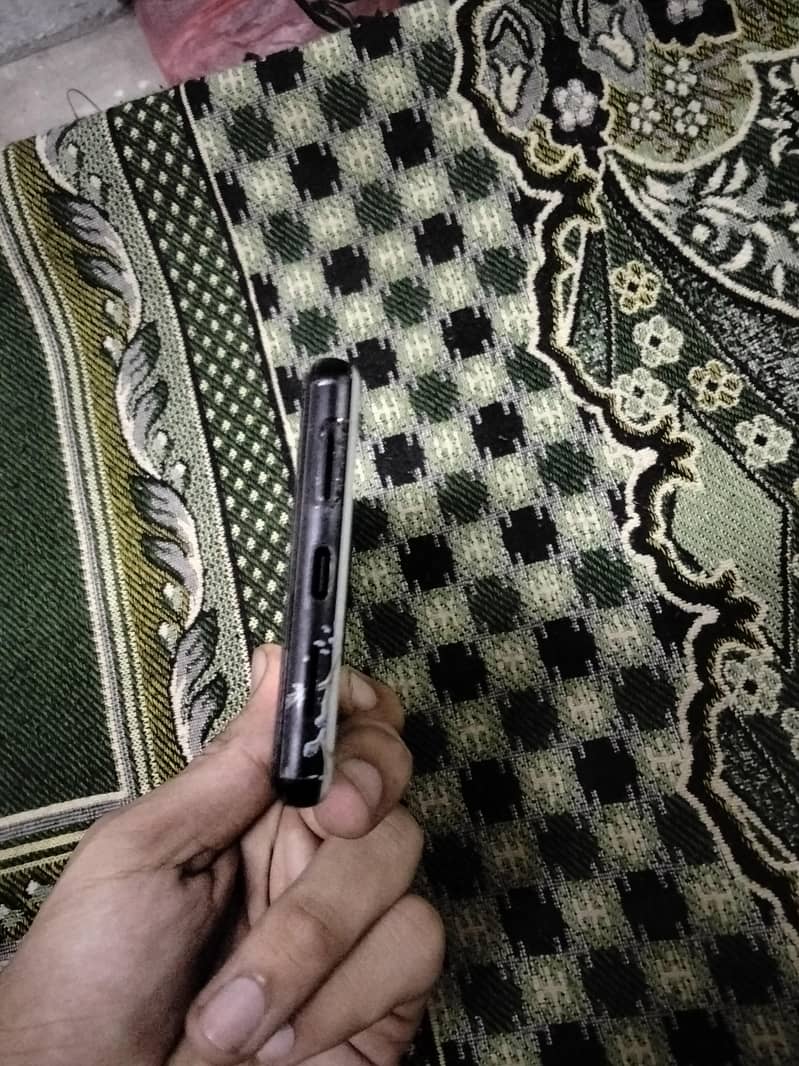 Google Pixel 6 4