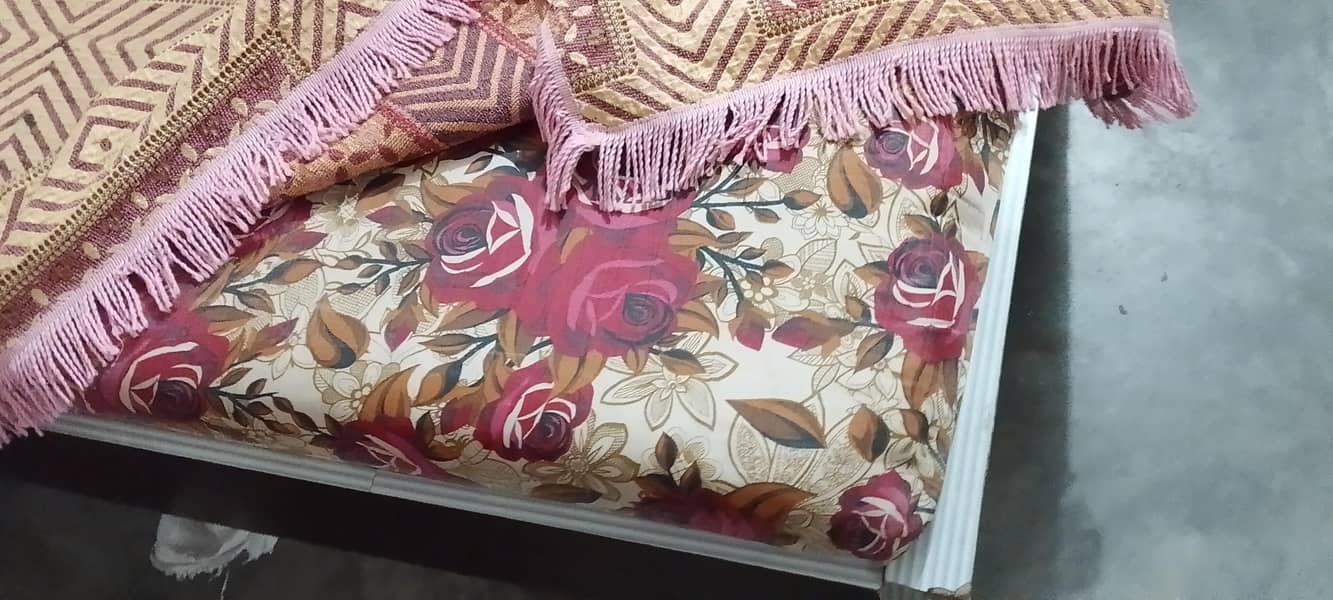 queen bed 3
