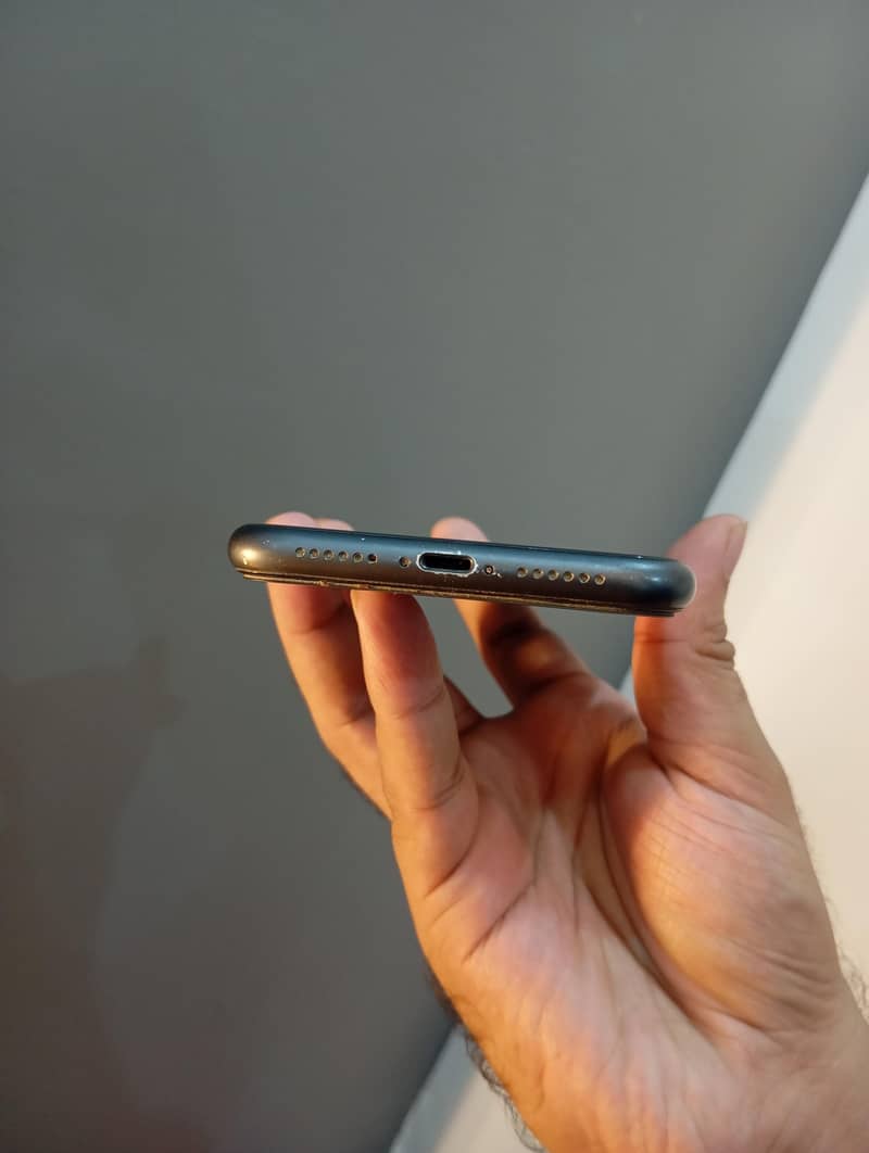 Apple iPhone 11 5