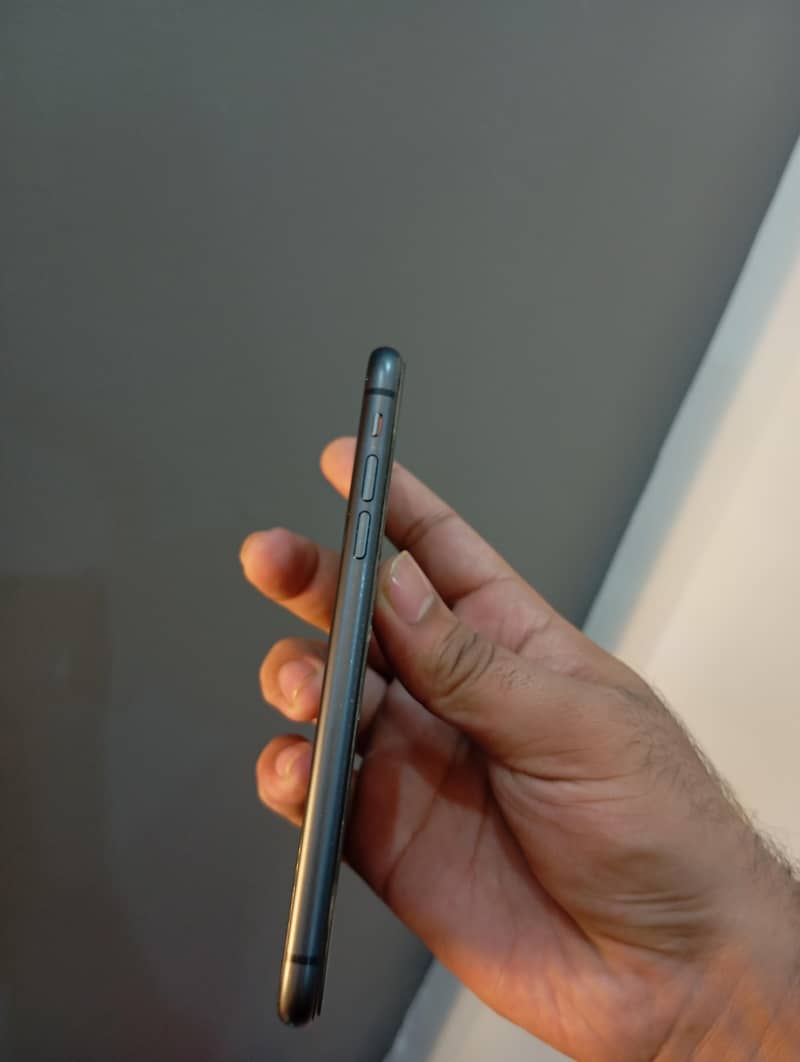 Apple iPhone 11 6