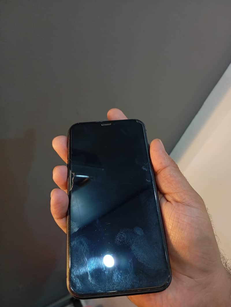 Apple iPhone 11 7