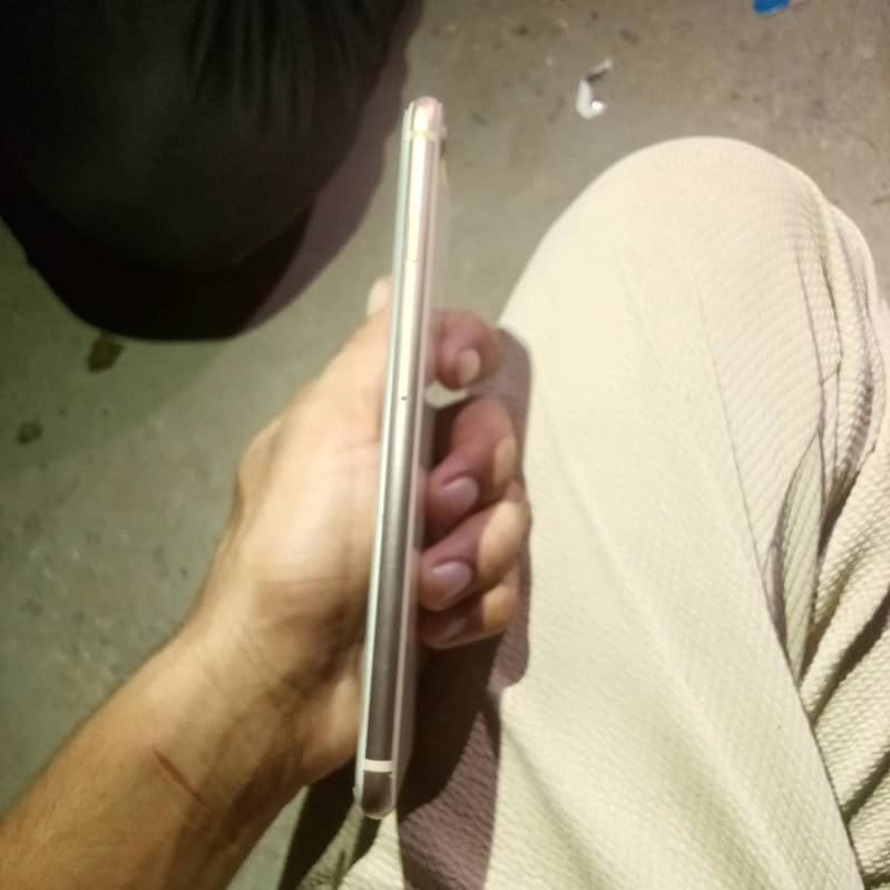 Apple iPhone 8 Plus 0