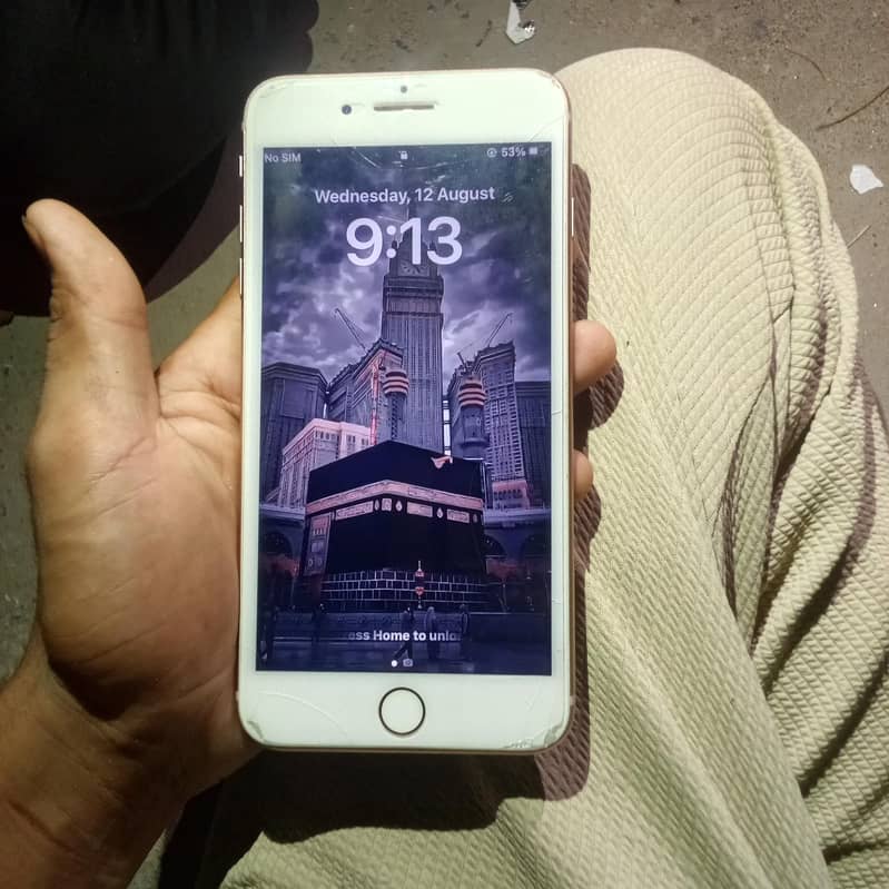 Apple iPhone 8 Plus 1