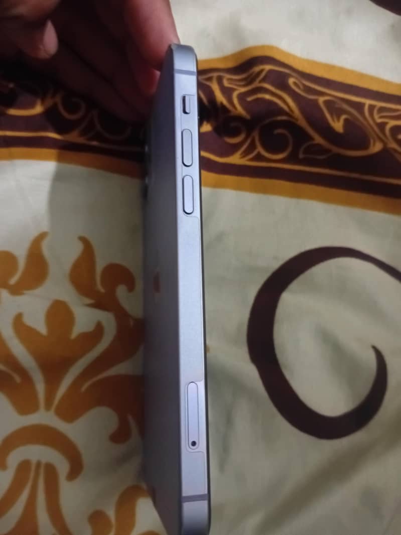 Apple iPhone 12 1