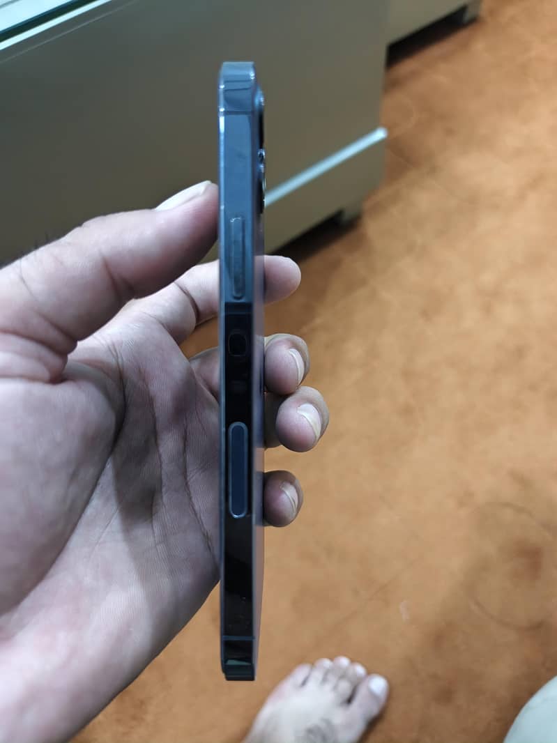 Apple iPhone 12 Pro 3