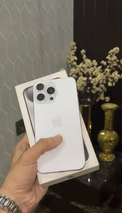 Apple iPhone 15 Pro Max dual physical