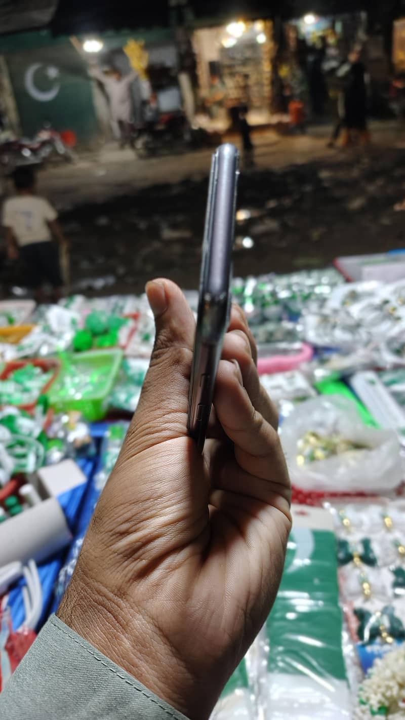 Apple iPhone 8 6