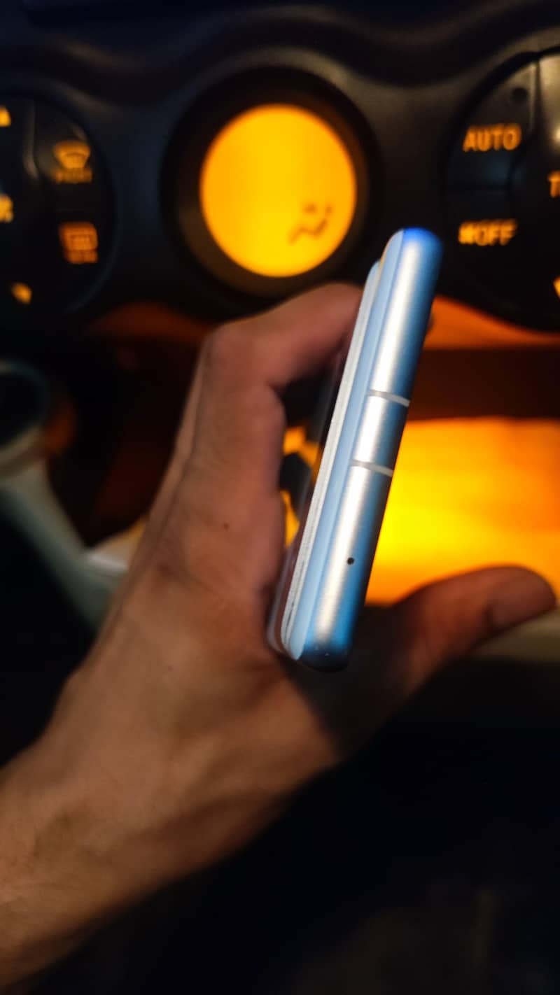 Google Pixel 7A 2