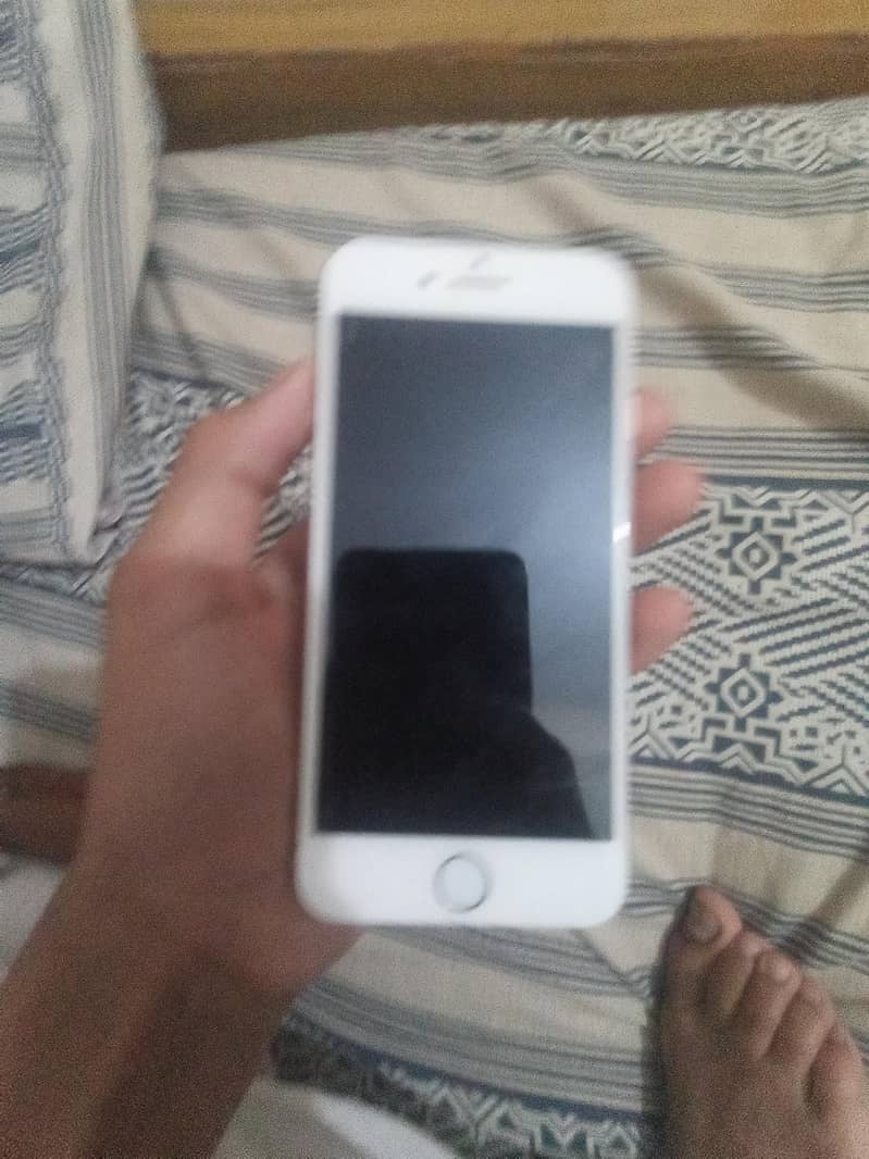 Apple iPhone 8 0