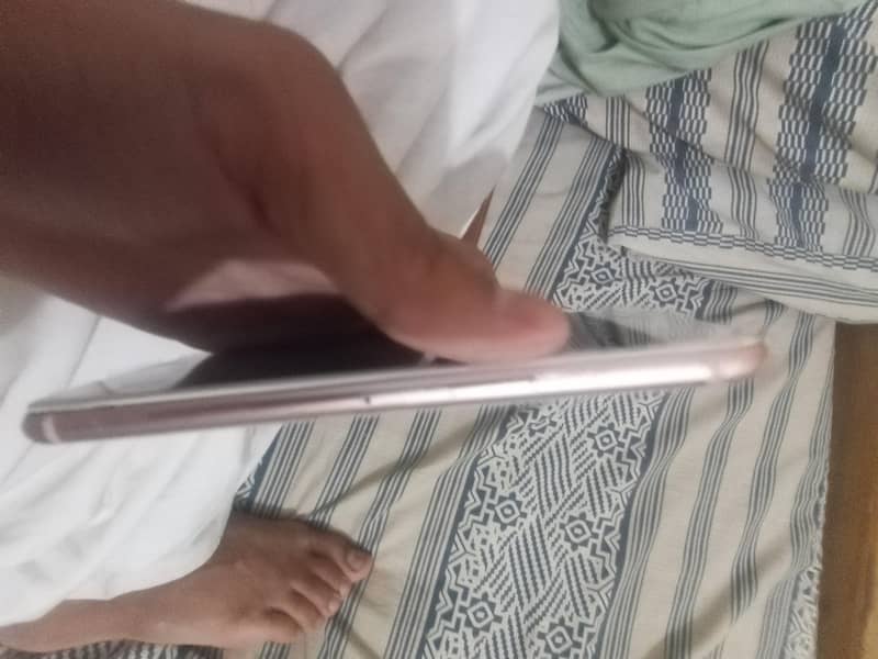 Apple iPhone 8 1