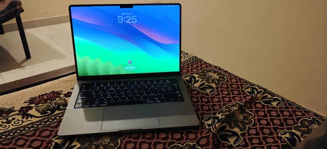 Macbook M2 Pro