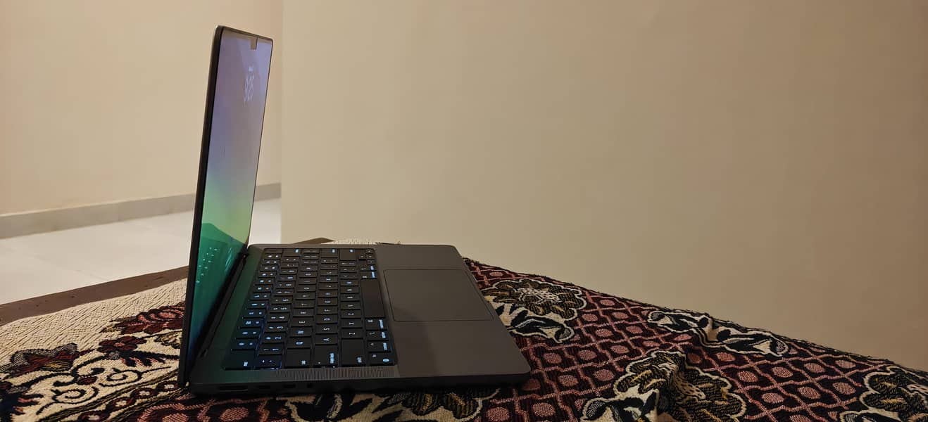Macbook M2 Pro 4