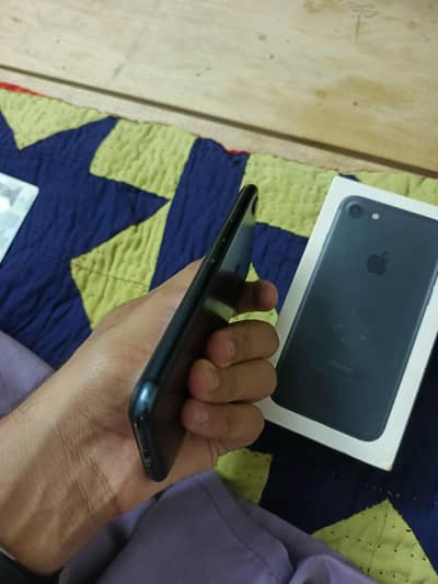 Apple iPhone 7