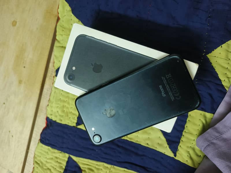 Apple iPhone 7 4