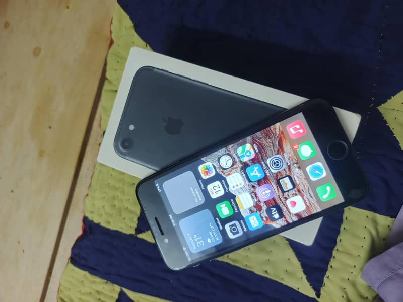 Apple iPhone 7 5