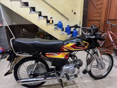 HONDA CD 70 BLACK 2026