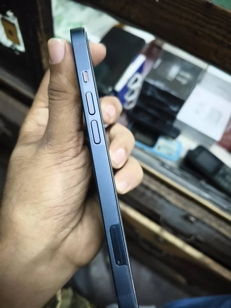 Apple iPhone 13 1