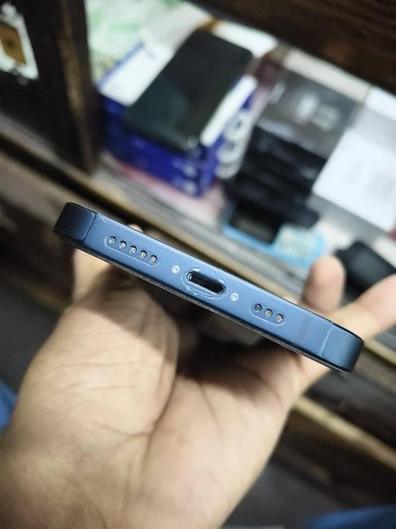 Apple iPhone 13 3