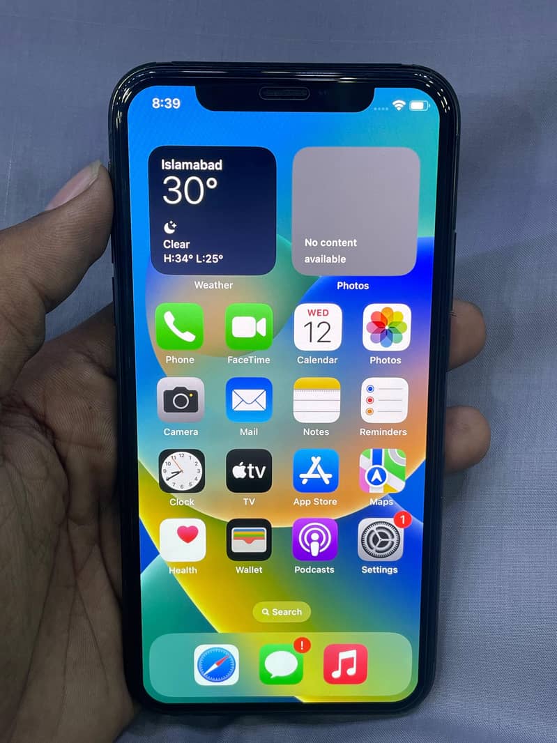 Apple iPhone X 4